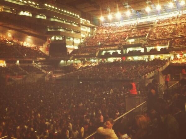 pabloalboran's tweet photo. ESTO NO TIENE NOMBRE... GRACIAS MADRID NOCHE#1 http://t.co/QIv7usiq8w
