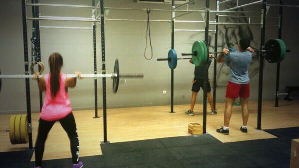 AceroCrossFit's tweet photo. Gran entreno hoy @tamarita680 ! http://t.co/flFf2il5Go