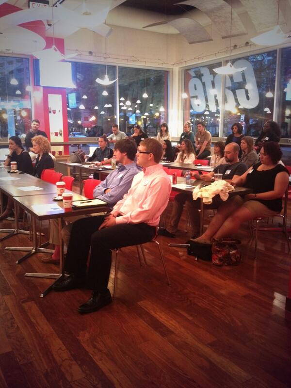 B_Hawk14's tweet photo. @SHCDigital event w/ SearsVP @adrianallames Top 10 Tips 4 Small Businesses #360CafeSocial @CapitalOne360IL http://t.co/0P0rzkaxeU