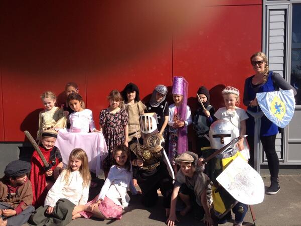 MissEales's tweet photo. The kingdom of Fantastic Five http://t.co/sFUcMY9Zrp