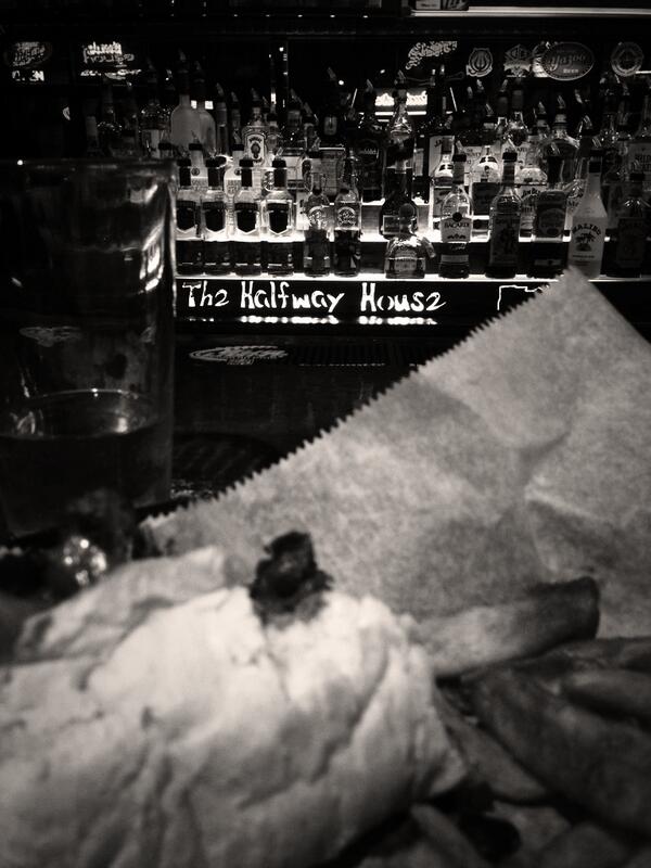 JaredC1035's tweet photo. #CollegeWakeParty #MississippiStateWakeTeam @halfwayhousebar http://t.co/htMNivTRV6