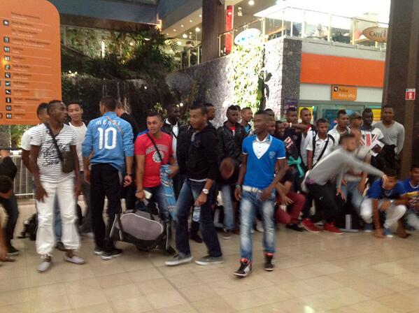 AgatheAcademy's tweet photo. On the way to the UK! http://t.co/UgtTW6UFTb