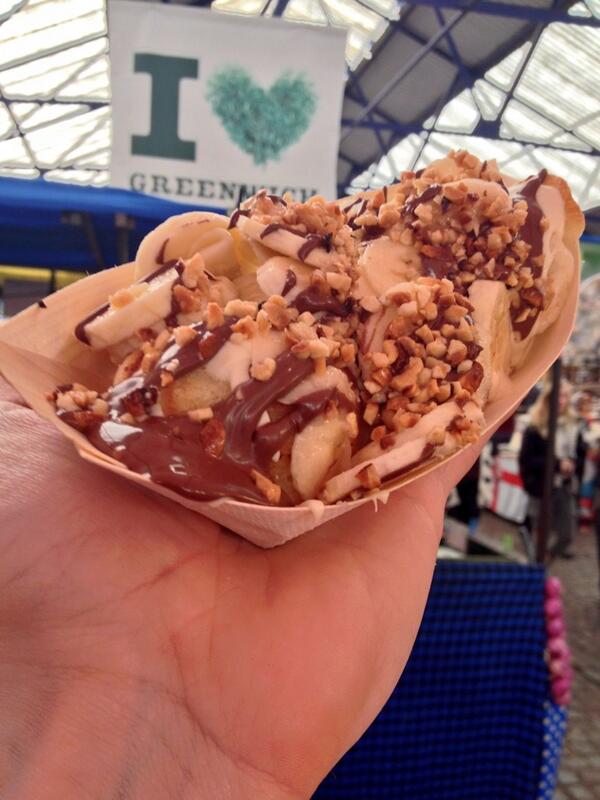 MiniDutchDipper's tweet image. Banana, Nutella ,Belgian white chocolate and home roasted nuts...hmmmm