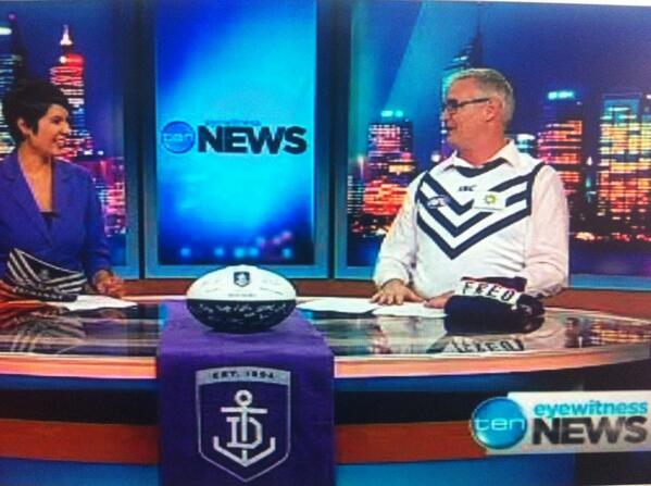 TimGossage's tweet photo. No jacket required @TenNewsPerth #gofreo #AFLGF http://t.co/skFzjHWLzE
