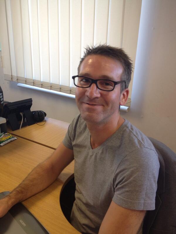 Loopy__Lou's tweet image. It&apos;s official... wearing glasses makes you look wiser  👀 @SandyEzmo  #designcrew