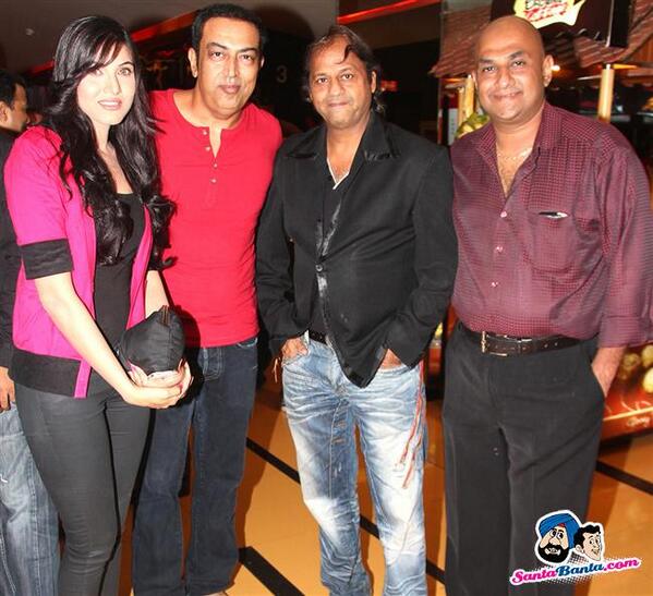 HayaSehgal's tweet photo. at #Raqt #Premiere with @VindooDaraSingh, @VasantBhandari and @PremalGoraga in #India http://t.co/GVs4wMe0Ep