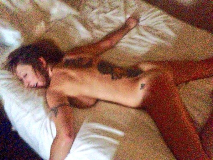 Fuck I'm tried http://t.co/x0gk3MlRZH