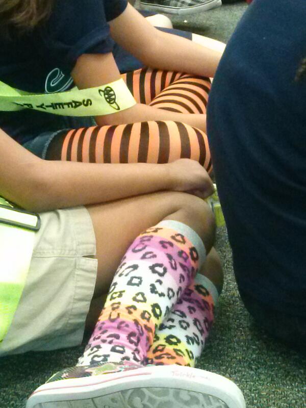 MsBarroso_HGE's tweet photo. #spiritday#wackysocks #HGEmovement http://t.co/IifGrI1xB9