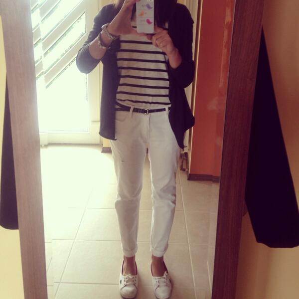 RuxandraDlc's tweet photo. Love my jeansssss 😻😻 http://t.co/xdJGahQEE0