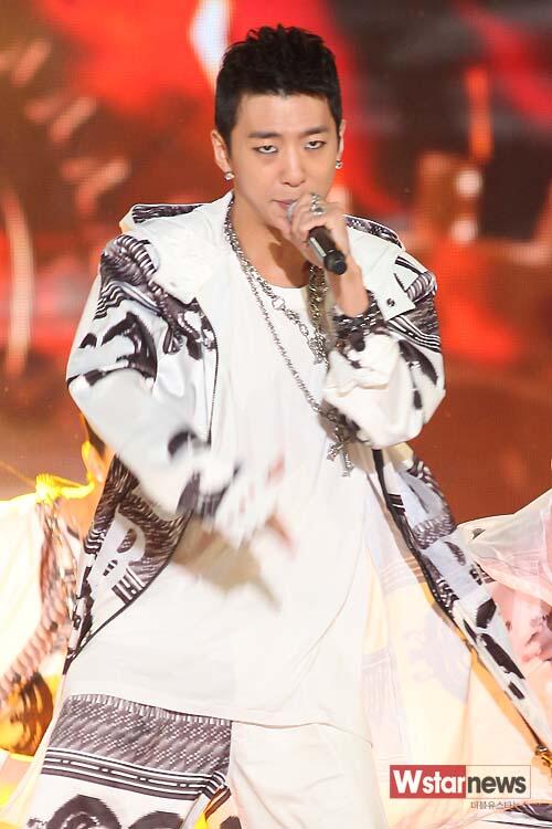 PIC| صور B.A.P في SBS Super Model Contest بتاريخ 130927 ..!! BVLFOmmCcAAPq7T