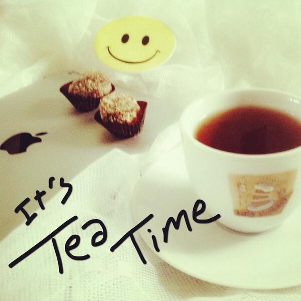 2010Maphaz's tweet photo. It's Tea time http://t.co/pVs3uYqob7