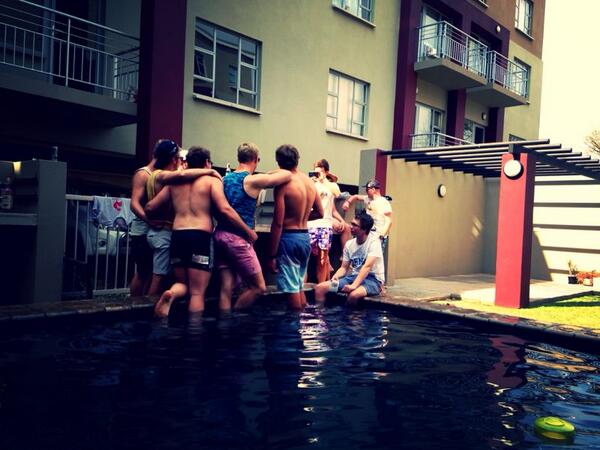 burbouns, slaap, eet (dalk) , herhaal #aardklop @ViviersRemon  <a href="/Terryj_V/">Terrence Janse van Vuuren</a>  <a href="/t_peach1/">Tim peach</a>