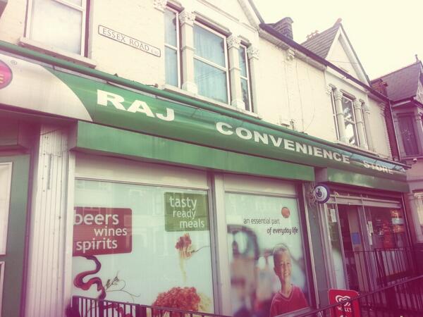 ATSowden's tweet photo. Everyone's angry in Leyton @raychluv @lbloxham http://t.co/HBdg95G0V0