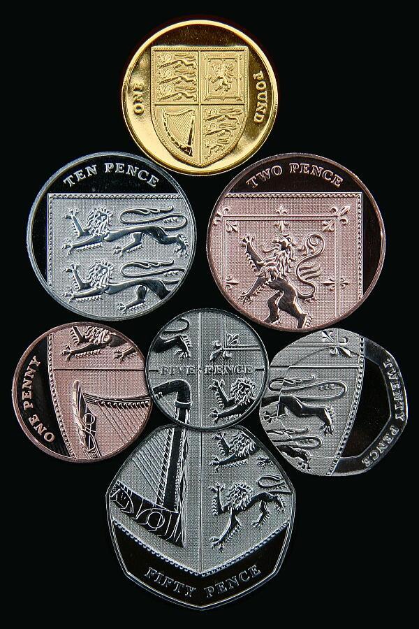 イギリスの硬貨1ポンドと20ぺんす コレクション