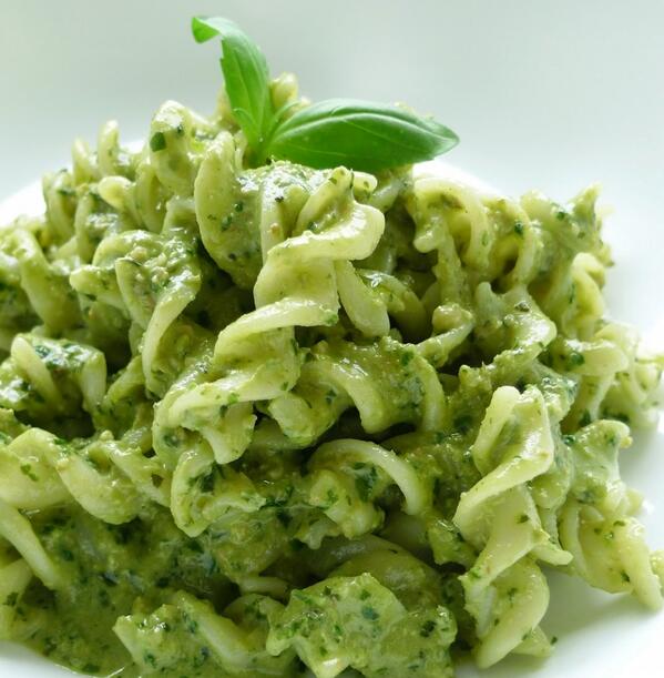 ColombiaPune's tweet photo. Its rich, its creamy and ambrosial..the Creme Basilica pasta with cream and basil will make you go mmmm.... http://t.co/i3htsvuRFs