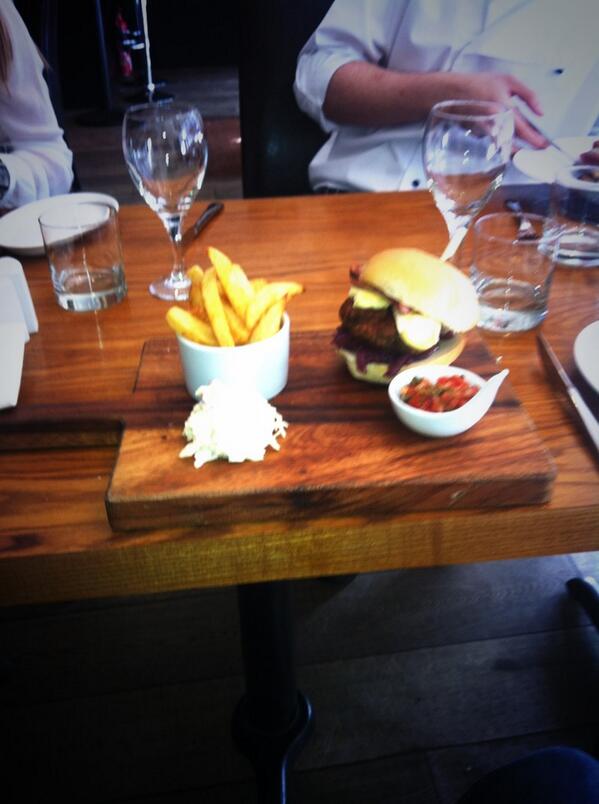 Seasons_Bar tweet picture