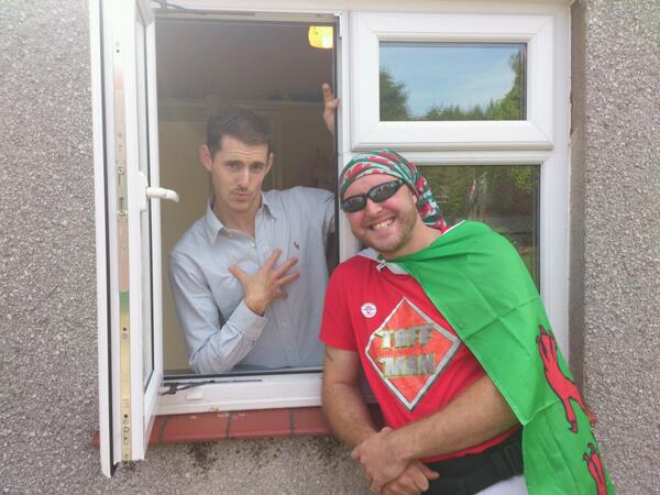 TaffmanCymru's tweet image. Ar y set Taffman heddi! Edrych ymlaen i ddydd sul i weld sioe Taffman arall! Taclus! :-)