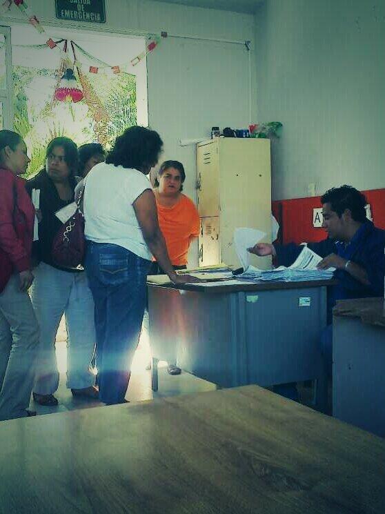 chOko_Rdz's tweet image. Trabajando como buen funcionario atendiendo a la ciudadania @vicec17 @Mr_A_47 
#srio.particularPCmpal