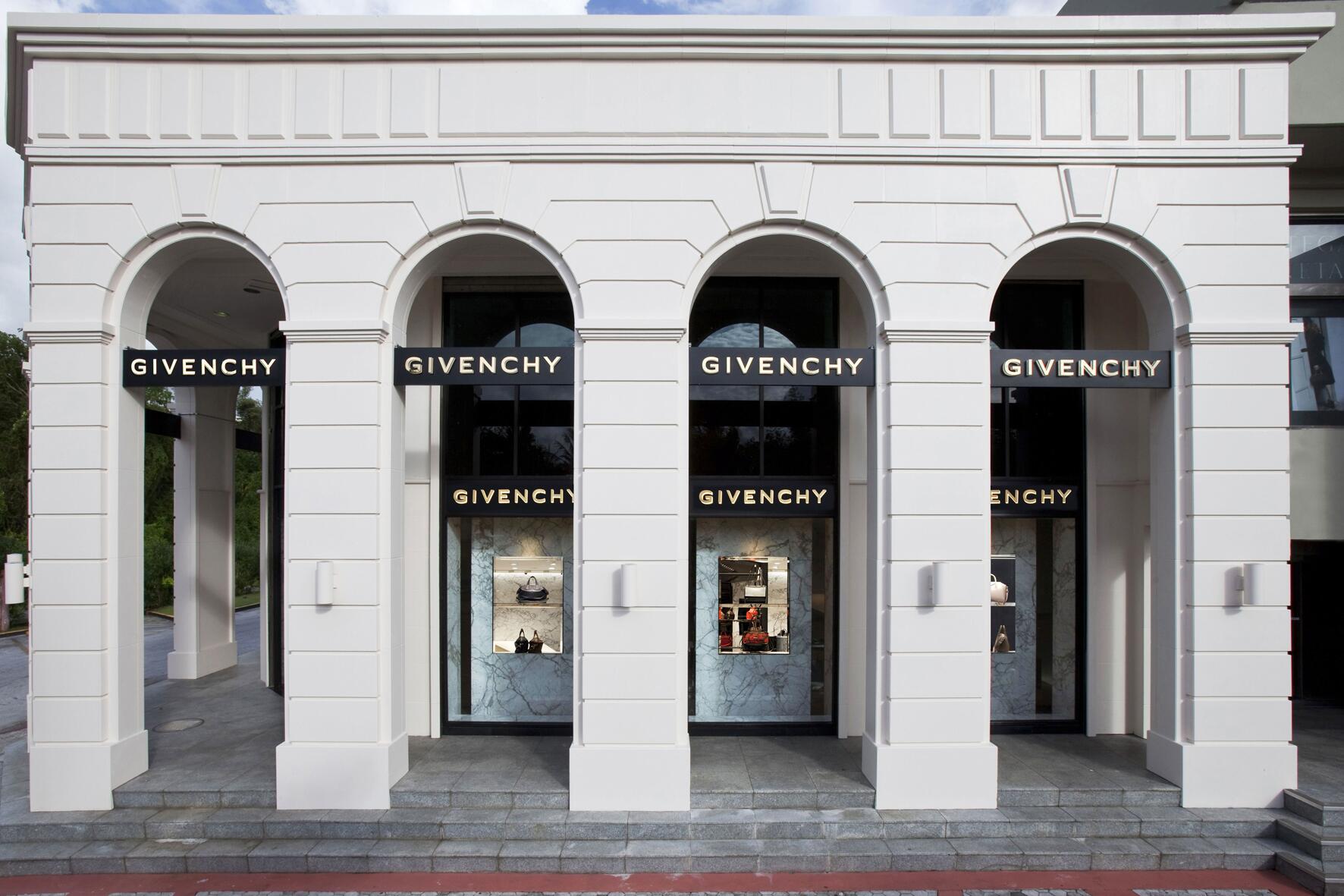 Givenchy on X: NEW #GIVENCHY STORE IN GUAM TUMON SANDS PLAZA