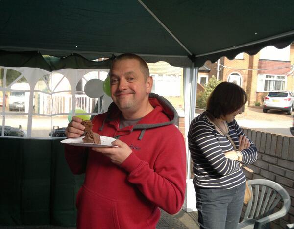 BarnVetPractice's tweet photo. And we are still eating cake !! @Macmillansfk We raised over £200.00 in 2 hours. #coffeemorning http://t.co/L3srPW7CPy