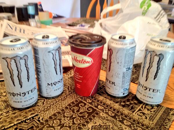 sabrina_fallon's tweet image. Study time!!! THIS IS MY NIGHTMARE! #3midterms #fml #studentproblems