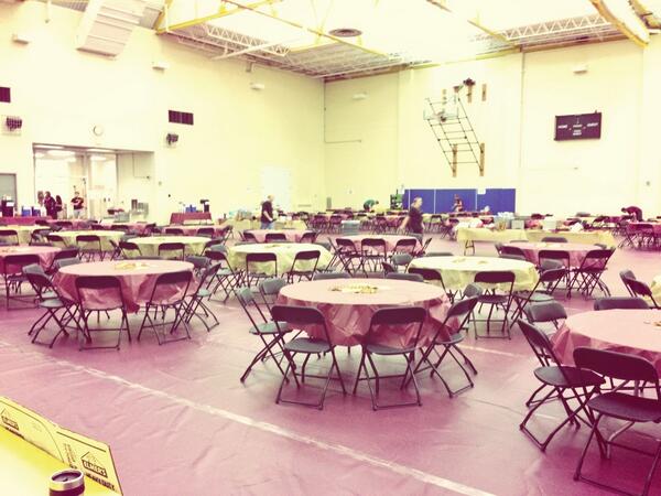 InnovateEng's tweet photo. Engineers are never on time. But the event room is looking really sharp! #GoGophers #homecoming2013 http://t.co/9g6cgS6qHc