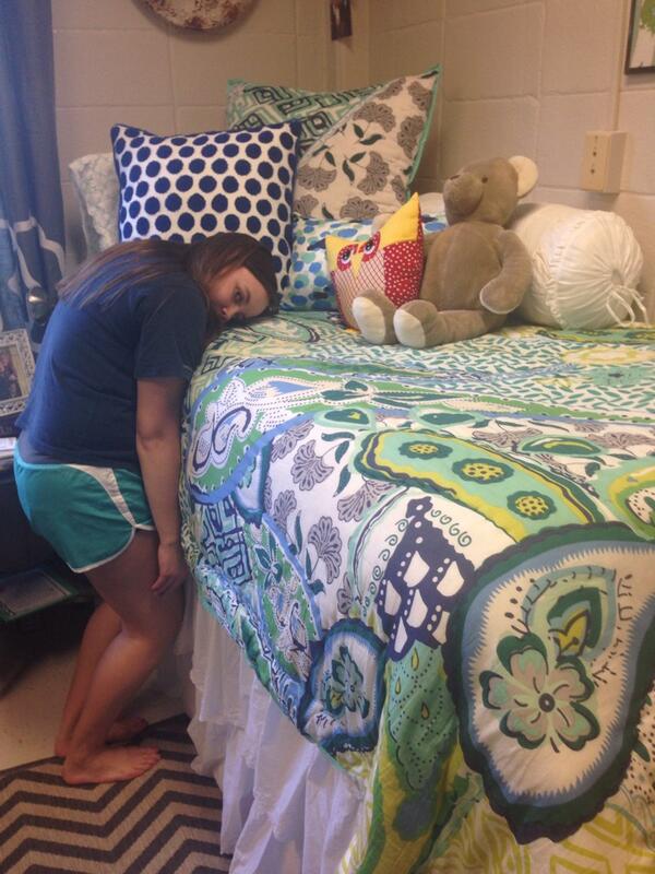 Chan_head13's tweet photo. Let's just say we are the best dorm maids a girl could ask for @ameliamary11 http://t.co/uOafzot3Cj