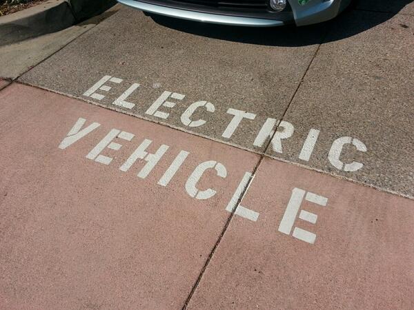 SCE_TE's tweet photo. We’re excited to hear from PEV fans! Be sure to jump in with questions and use #SCEPlugInDay. http://t.co/4d9AoG83i8