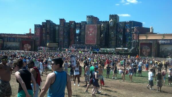 GenXGlow's tweet photo. Speechless. #TomorrowWorld #madness #edm http://t.co/SAfc9RgjM1