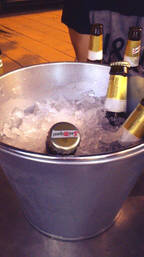 cla_isabal's tweet photo. por fin viernes, yiiiii!!! @omm_12 http://t.co/730Qoq9iF0