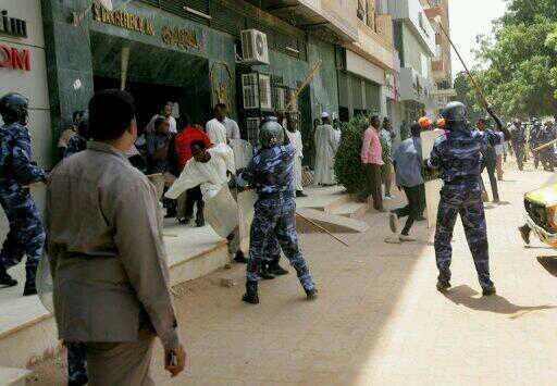 AnonymousTexas1's tweet photo. #SudanRevolts #Khartoum #Anonymous The eyes of the world are on #Sudan, The Government cannot control the #Internet http://t.co/0x6t1dqf8c