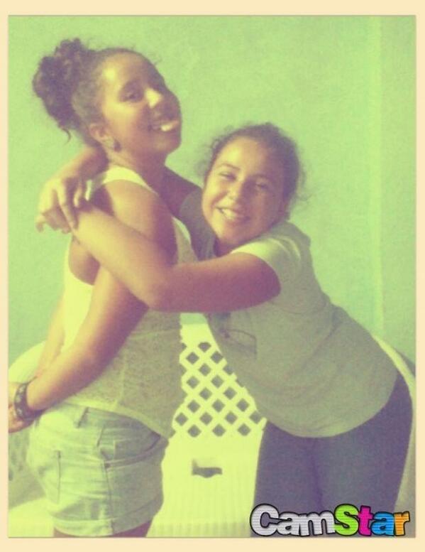_FourHearts_'s tweet photo. Andrea y Raquel tan tontas como siempre #paula# http://t.co/uGlGbh0Wja