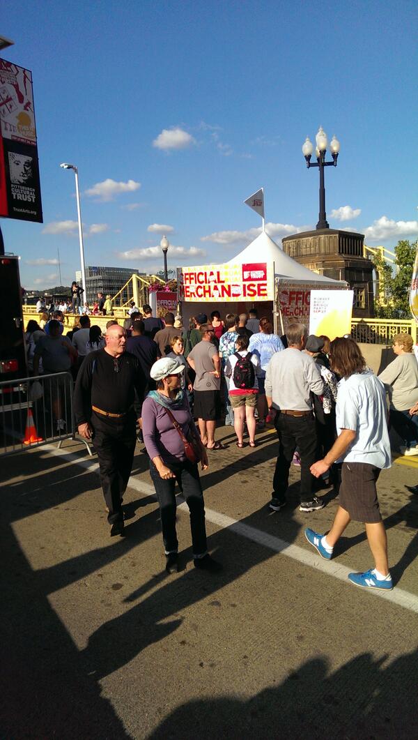 anti_duck's tweet photo. Line of people waiting for the souvenir stand to open. Seriously. Black Friday here. http://t.co/SFyFFA8Fdz