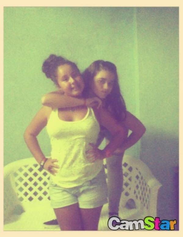 _FourHearts_'s tweet photo. Otra mía con mi andreita #paula# http://t.co/Gl8V3L9abF