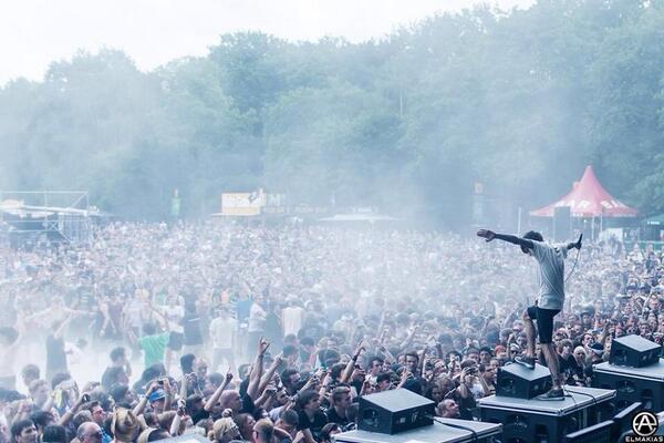 dropdeadfanbase tweet picture