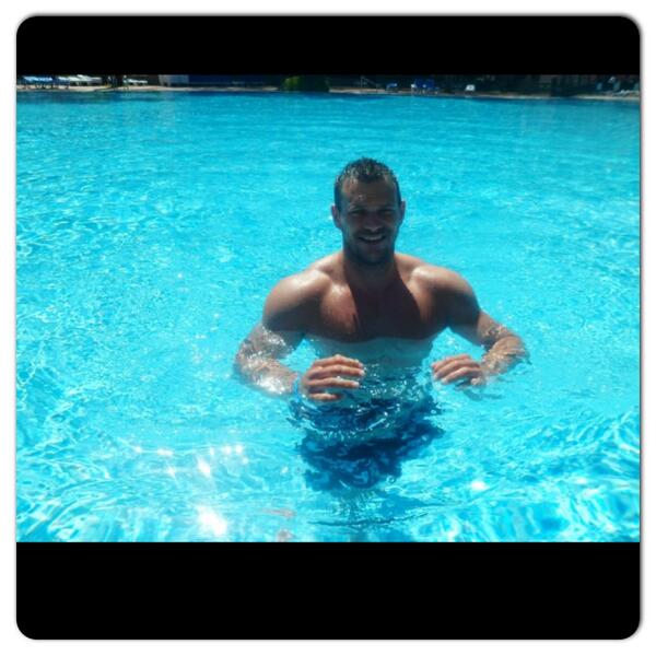 bigcarlosc's tweet photo. http://t.co/TgxQDhGi4D http://t.co/yCVaCgtqcL