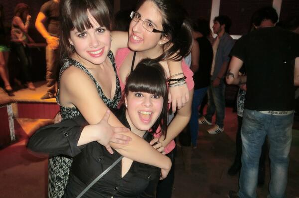 maytuky_91's tweet photo. Viendo la peli de "Intocable" con mis dos enanas! (: Aunque alguna se quede durmiendo en el sofá... @evalady5 #Irene http://t.co/SWiEWgimHW