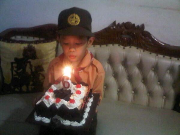 irfangpenk's tweet photo. Tak terasa bertmbh lg umur mu nak,semoga menjadi ank yg sholeh,pintar,dan yg membanggakan.HBD Abi. ILoveYou http://t.co/NnhhutCLJ6