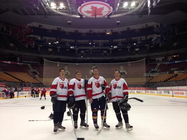 Craig_Ripley's tweet photo. Great game and time @ the #ACC with @remaxbrando @Brad_Terry24 @cvanniek and @TheHSF! #Chase #hockey4heart #Barrie http://t.co/lWRug6NukD