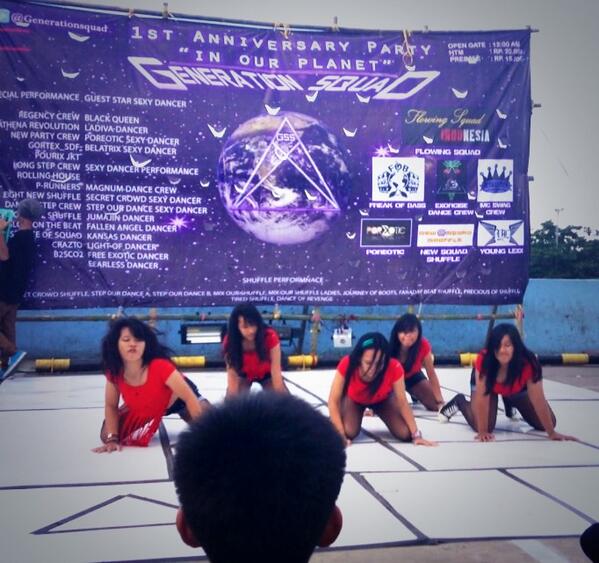 Kapan kita joget lg? Wkwk @reginadwinov <a href="/riaatul/">riaa•</a> @bellareggy_ @dnslwaa @ungaab