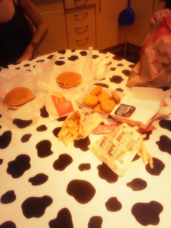 lauritagms's tweet photo. recenanadooooo en el macaas!!! http://t.co/tqv6l3kY3D