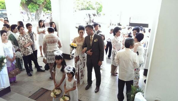 harmonygallery's tweet photo. Acara pernikahan Fandy &amp; Meila. Today is your day! :) http://t.co/oADLV0OHuA