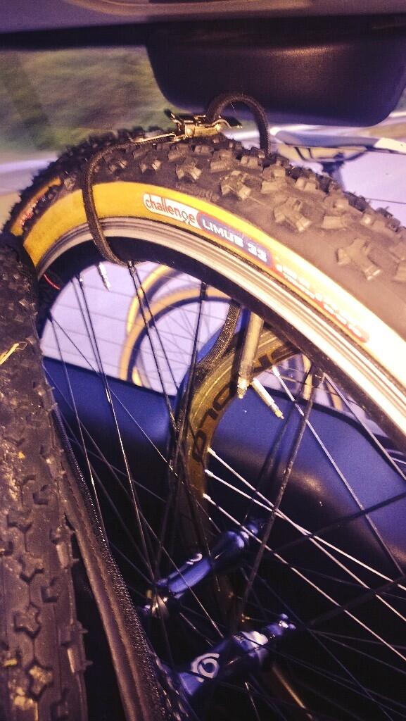 TeamHoffenchard's tweet photo. Race day with @ChallengeTires !! http://t.co/CTGMvbKtS7