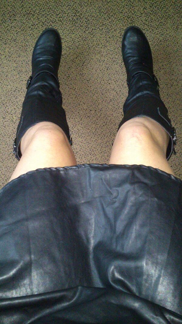 supermu62's tweet image. #dressingup ;-) #bored :-s #maketherainstop ;-@