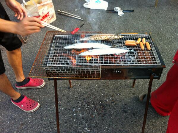 NaitoYuta's tweet photo. 秋やでー！さんまBBQなう！ http://t.co/MdAQP6KK61