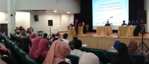 The debate between Praxis and NUS1 just ended. A short Asar break before we receive the results. #YODA #irsyadradio