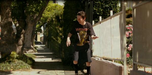 JimmyTheRevIndo's tweet photo. 3.Anak kecil yang ini menggambarkan The Rev http://t.co/TBmdukr7SE