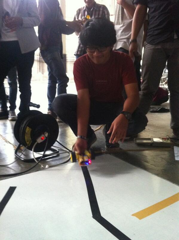 RoboStage tweet picture