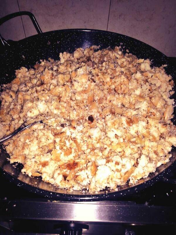 pintamela2's tweet photo. Hoy tenemos migas con chorizo !! http://t.co/ehCBaPNy1b