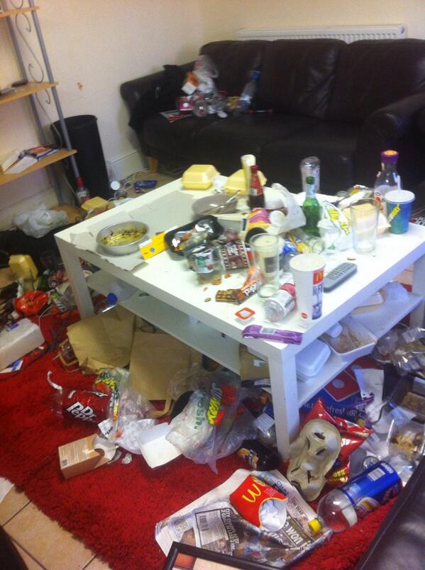 TheStudentHouse's tweet photo. If any of your female roommates are moaning about the mess, just tell them it could be a lot worse http://t.co/BLFqnqVL4v